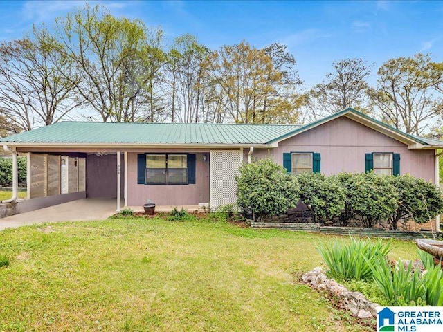 ranch-style home with a front yard