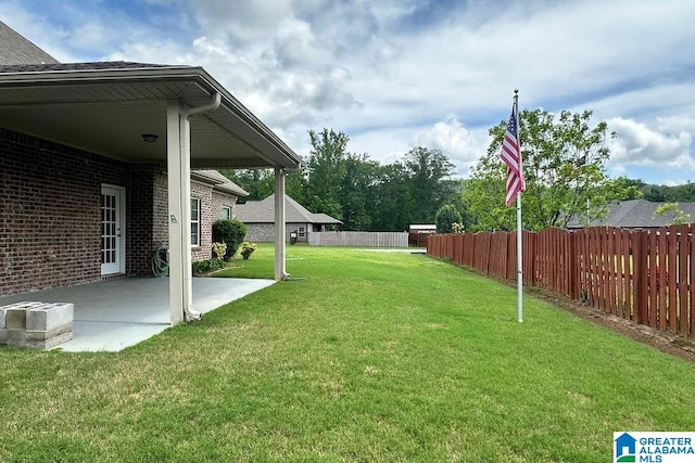 view of yard with a patio