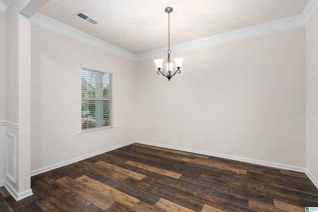 unfurnished room featuring an inviting chandelier, ornamental molding, and dark wood-type flooring