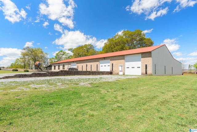 view of front of property with a front lawn