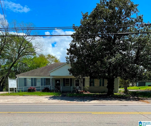 view of front of house