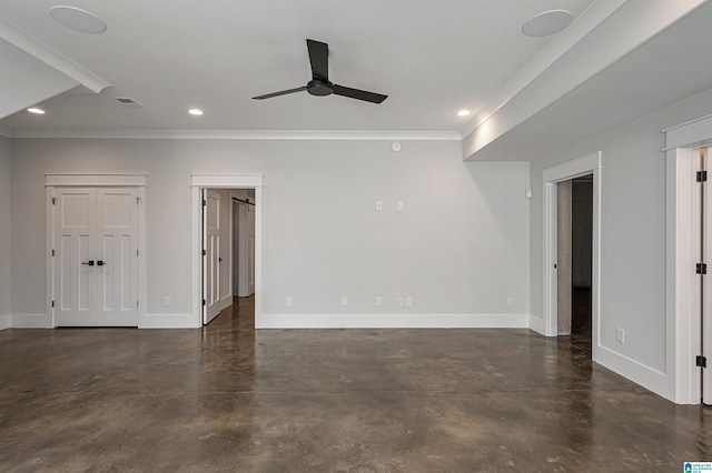 empty room with ceiling fan