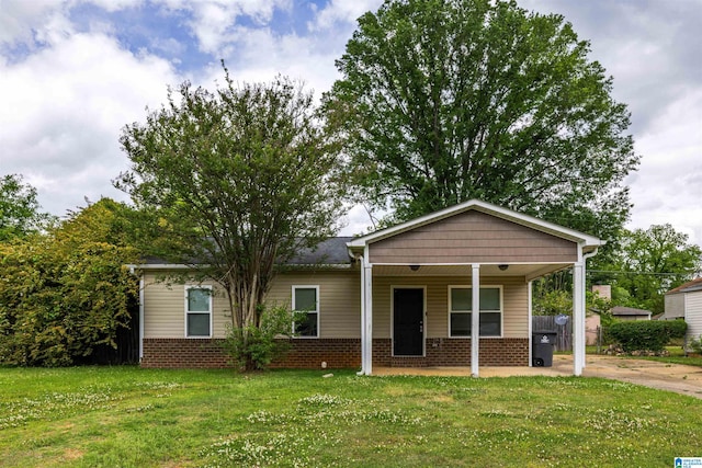 view of front of home with a front lawn