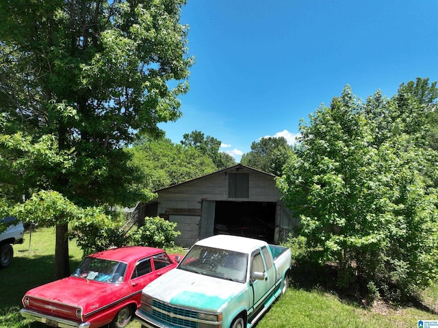 view of detached garage