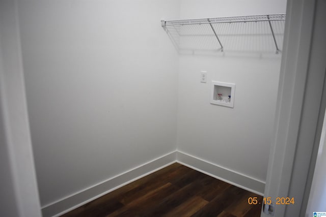 clothes washing area with hookup for a washing machine and hardwood / wood-style floors