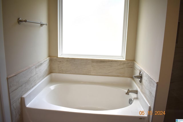 bathroom featuring a bathtub