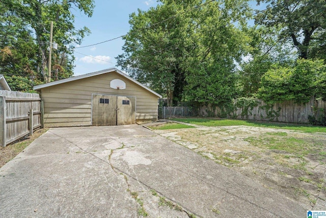 exterior space with a yard