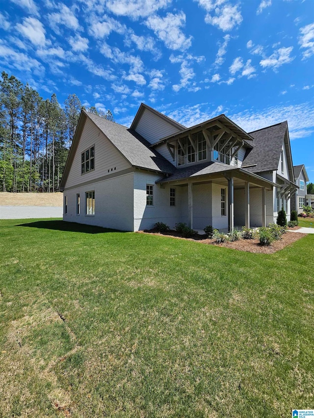 view of front of house with a front lawn