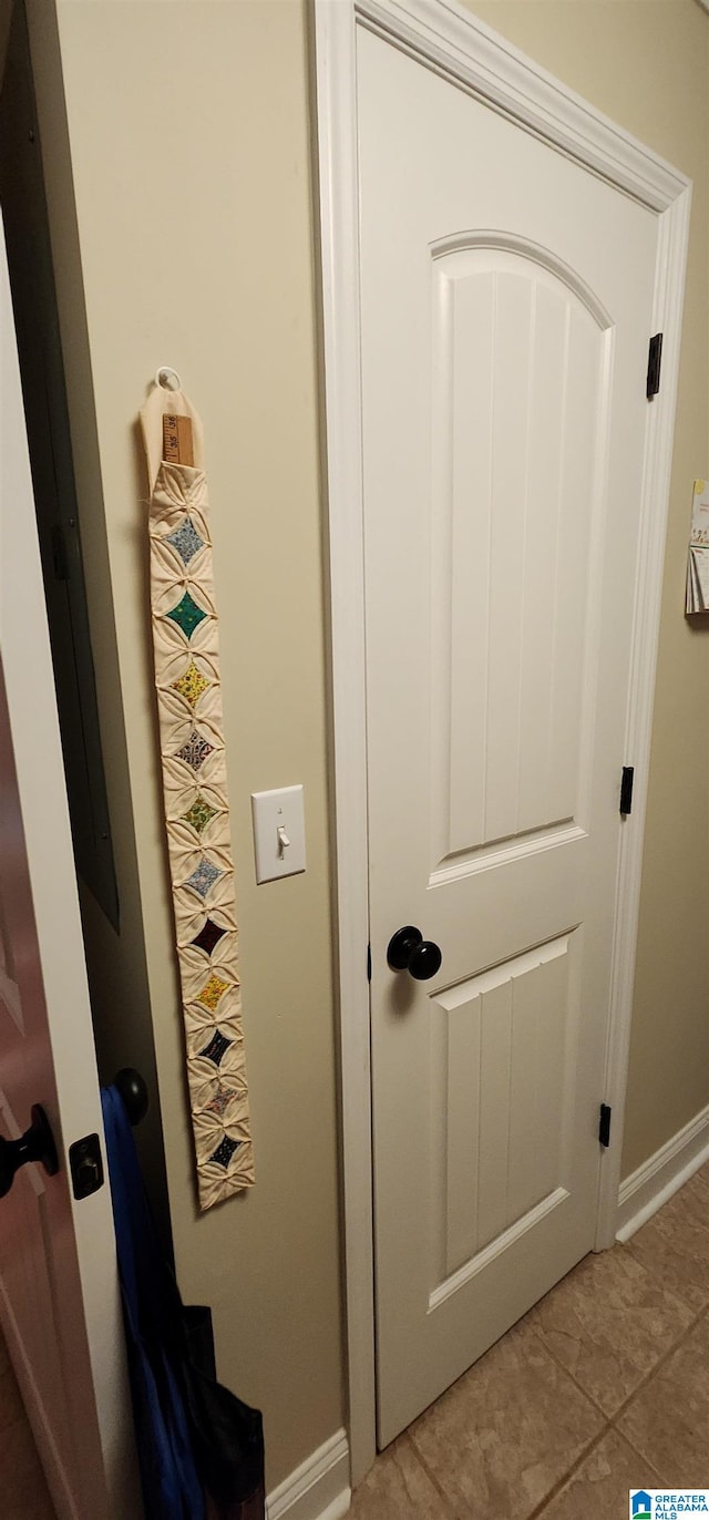 room details featuring tile flooring