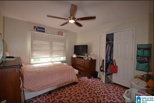 bedroom featuring a closet and ceiling fan