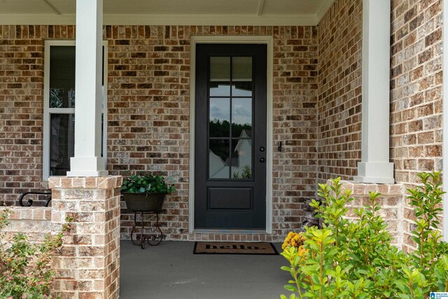 view of front of house featuring a front yard