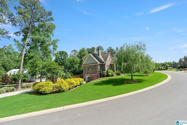 view of front of house featuring a front yard