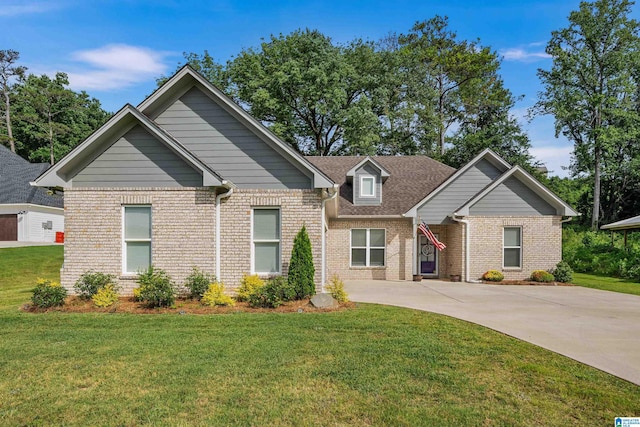 view of front of property with a front lawn