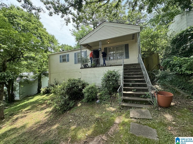 view of front facade with covered porch