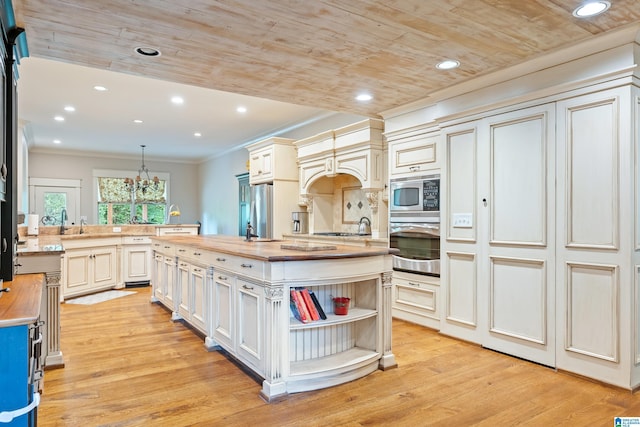 foyer with a wealth of natural light