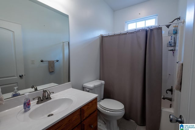 full bathroom with vanity, toilet, and shower / tub combo