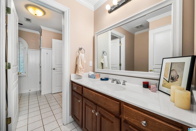 bedroom featuring ceiling fan, light colored carpet, and a raised ceiling