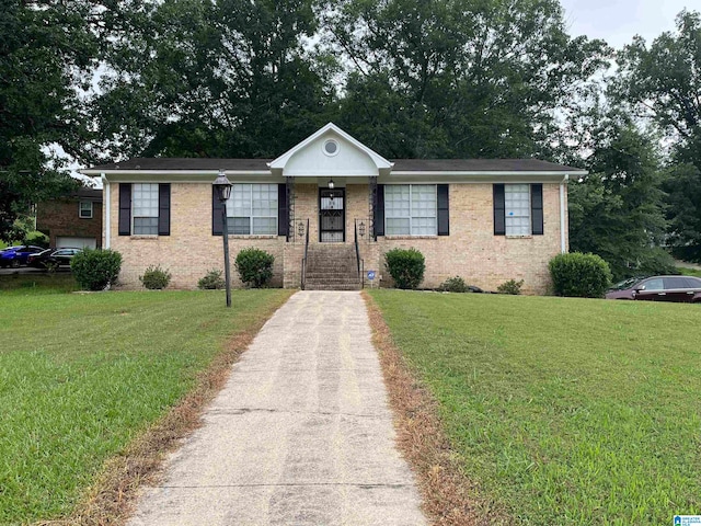 view of front of house with a front yard