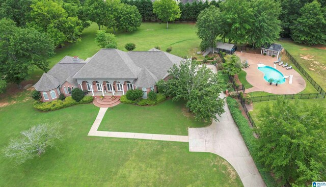 view of front of property with a front lawn