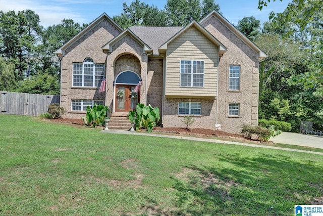 view of front facade with a front lawn