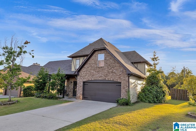 view of front of house featuring a front yard