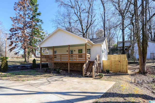 view of front of house with a porch