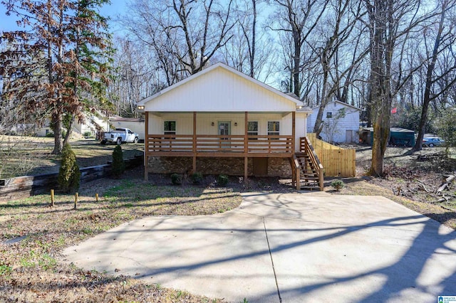 view of front of home featuring covered porch