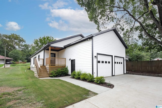 view of front of property with a front lawn