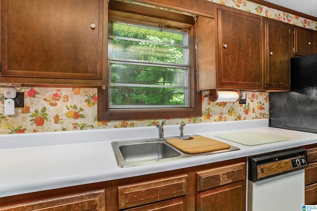 kitchen featuring sink