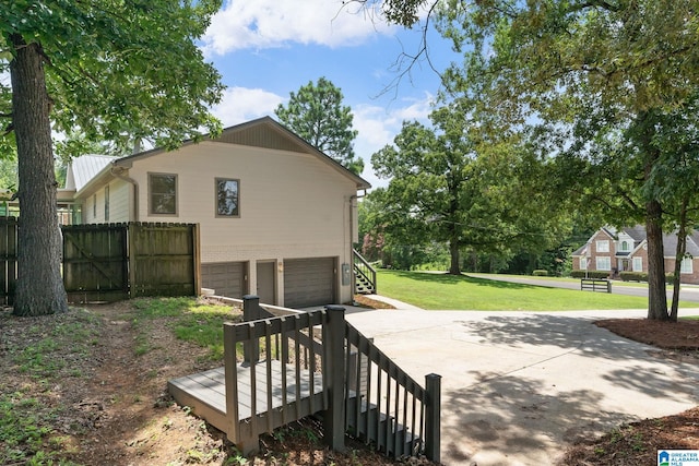 view of yard with a garage