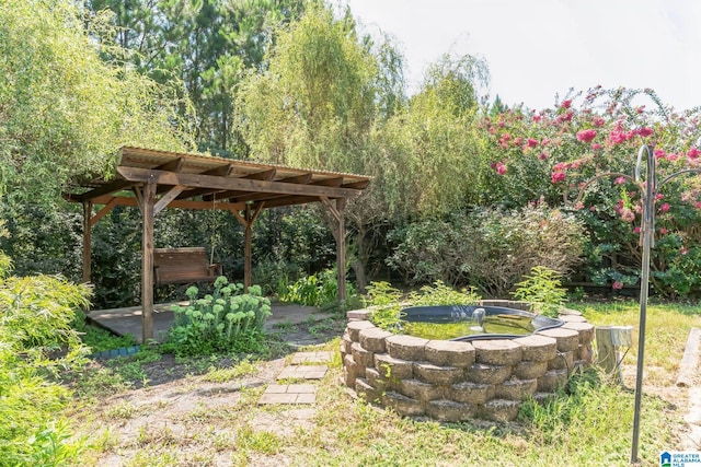 view of yard featuring a pergola