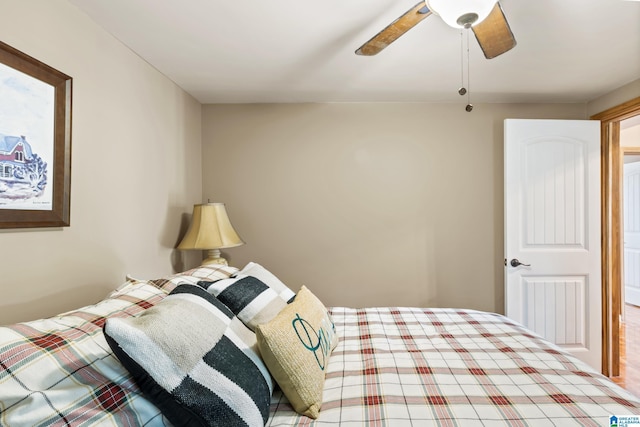 bedroom featuring ceiling fan