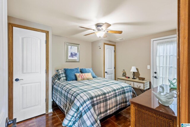 bedroom with ceiling fan