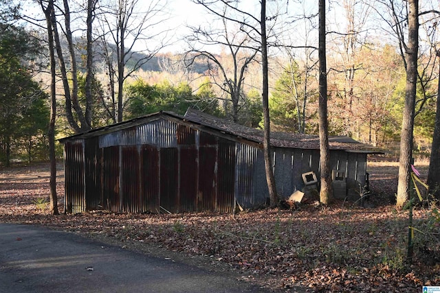 view of outbuilding