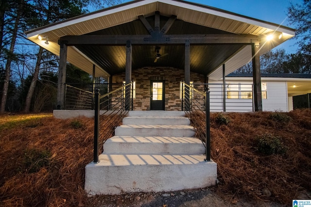 view of front of property