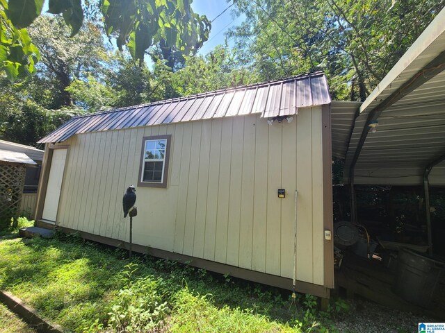 view of outbuilding