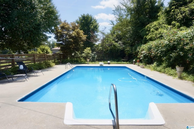 401 SW 8th St, Cullman, AL 35055 - view of swimming pool featuring a patio area, a fenced in pool, and a fenced backyard