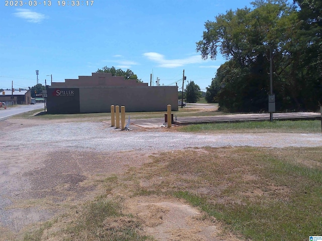 Listing photo 2 for 319 2nd St NW Unit 3, Aliceville AL 35442