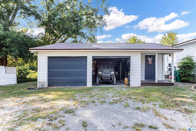 view of detached garage