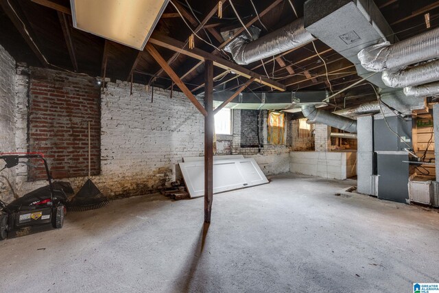 spare room with ceiling fan and dark wood-type flooring