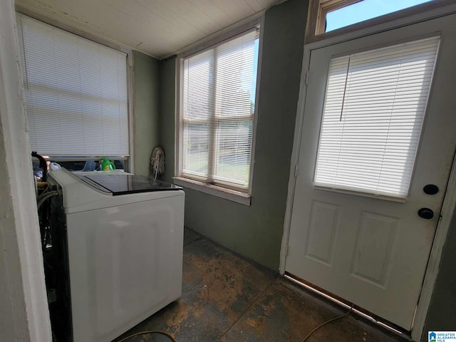 laundry room featuring washer / dryer