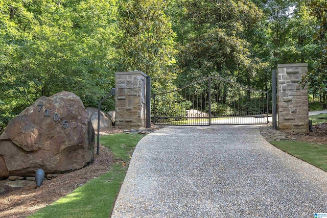7105 Valderrama Cir, Vestavia Hills, AL 35242 - view of gate