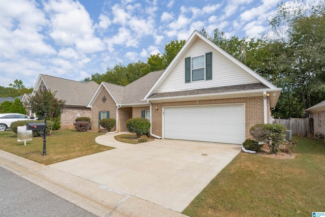 view of front of home featuring a front lawn