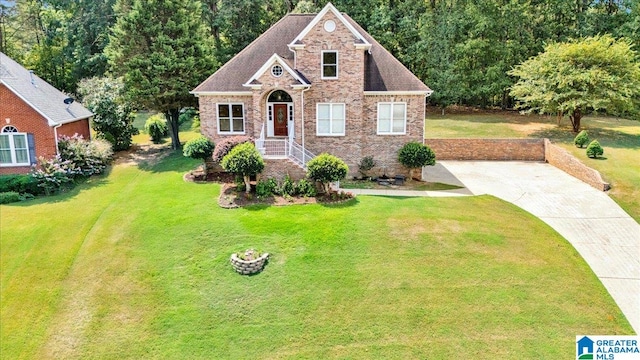 view of front of home with a front lawn