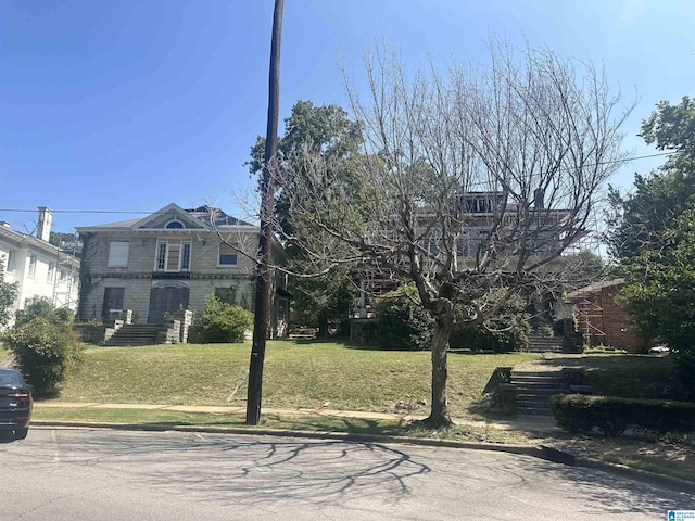 2731 Highland Ave S, Birmingham, AL 35205 - view of front of house with a front lawn