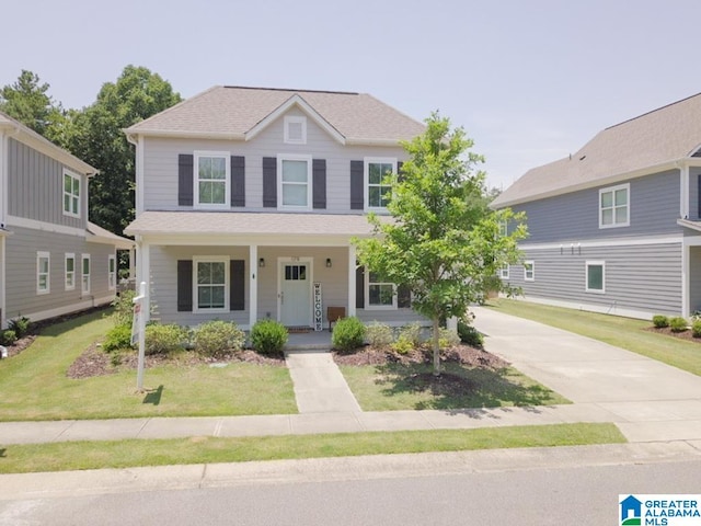 view of front of property featuring a front lawn