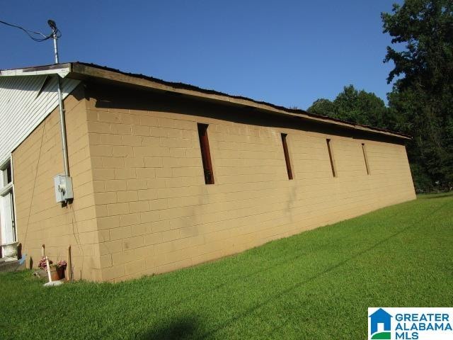 exterior space featuring a lawn