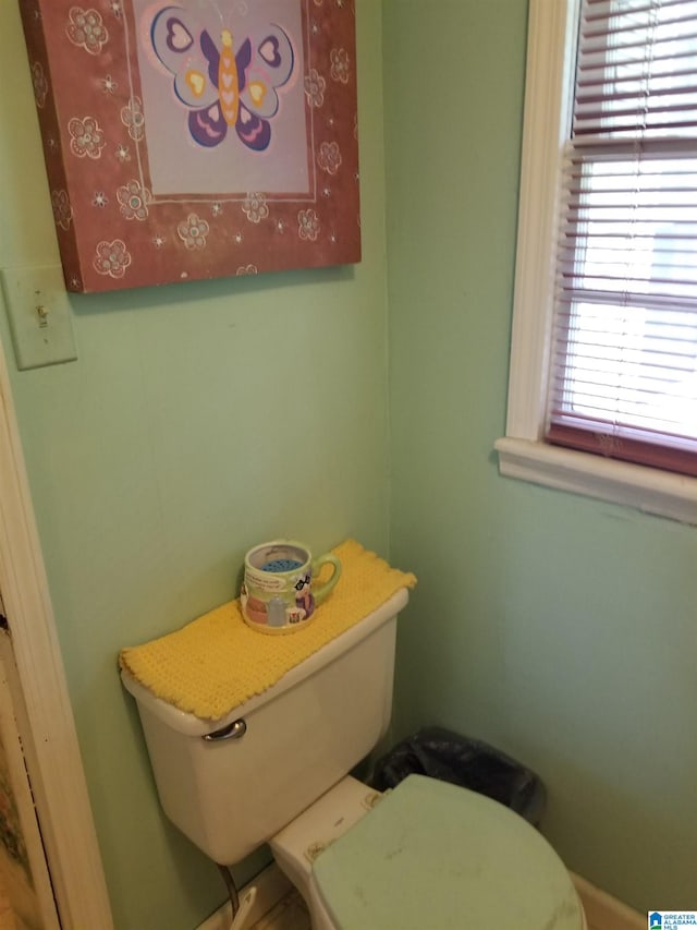 bathroom featuring toilet