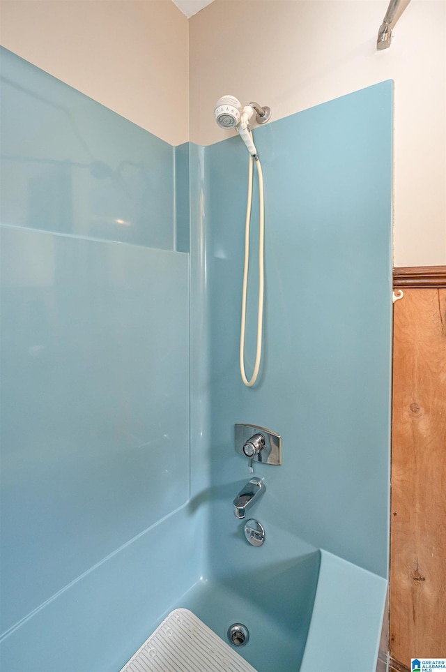 bathroom featuring shower / bathing tub combination