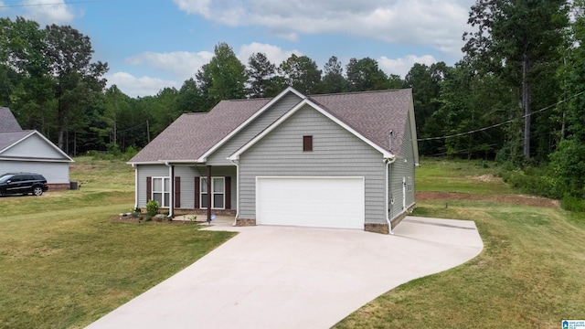 view of front facade with a front yard